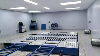 A máquina dyno 4WD da marca Cartesy é entregue em Uganda e instalada com sucesso, atraindo muitos olhares