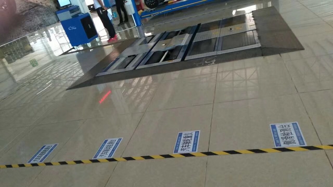 CTGT3-4C Linha de ensaio do veículo de rolos 4 em 1 Teste de travões de rolos com carga no eixo Teste de deslizamento lateral de placa dupla Teste de suspensão