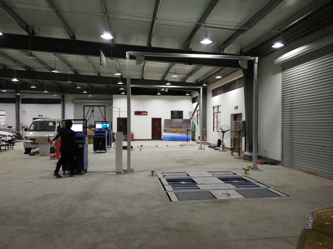 Teste de travões de rolos 5 em 1 com carga máxima no eixo de 4000 kg, deslizamento lateral de placa dupla e computador de controle industrial para linha de teste do veículo