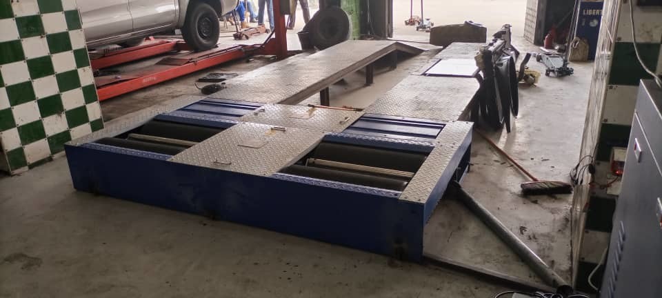 Linha de ensaio do veículo com rolos combinados 4 em 1 Linha de ensaio do veículo com conceção inovadora da tampa do banco de travagem