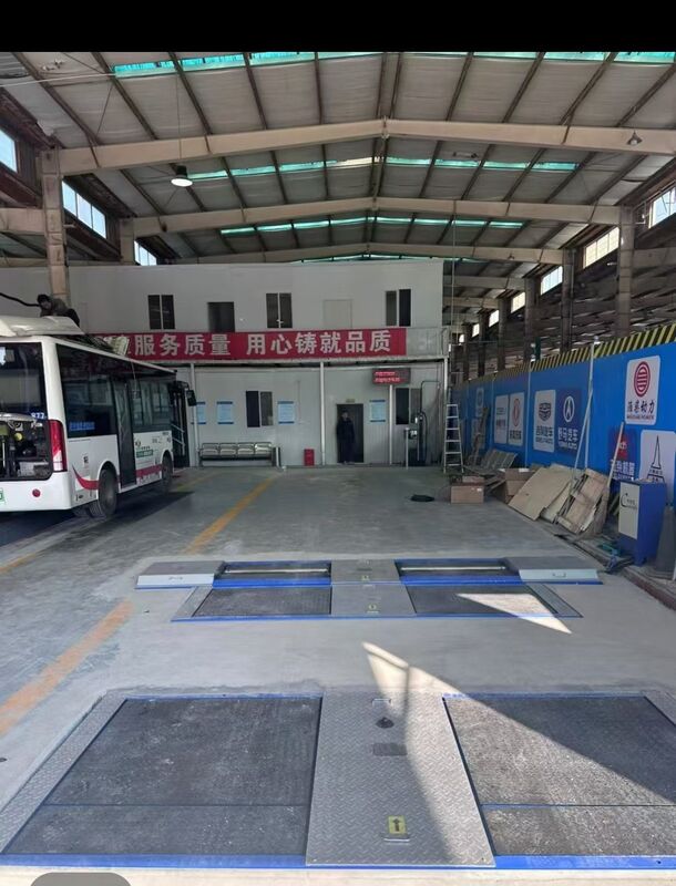 Carreira de ensaio de caminhão cartesia para oficina de reparação Motor Roller Brake Tester Forças com eixo Carga de placas duplas lateral slider tester 10T capacidade