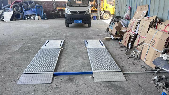 Cartesykj 4T Capacidade 2 placas Testador de freio ultra plano com deslizamento lateral, suspensão, carga por eixo, função de testador de freio